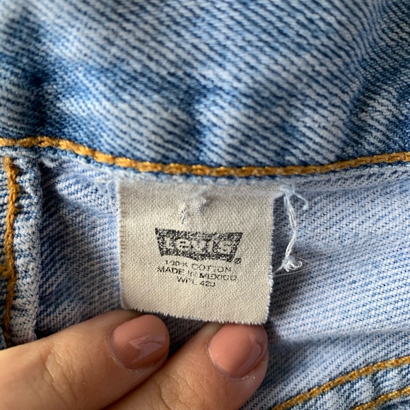 SOLD ON DEPOP Vintage Levi Jeans - Picture 9 of 11